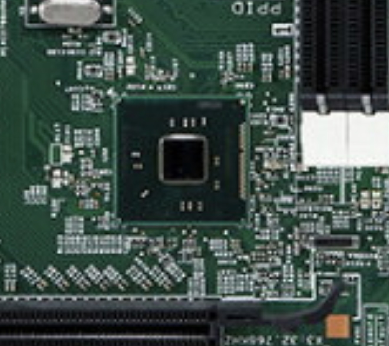 全面が緑色のBGA(緑BGA)は超低品位です。これが高品位だと言ってる人がいるなら、完全にモグリかニワカなので相手にしない方がいいです。