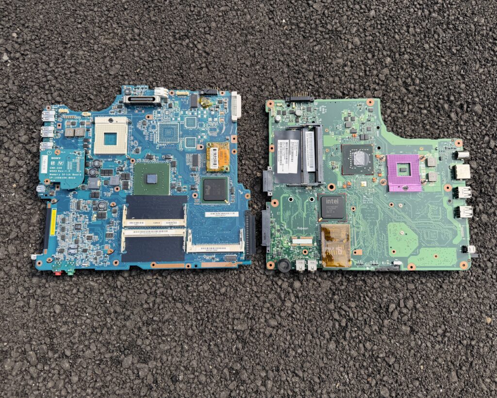 ノートPC基板(上)