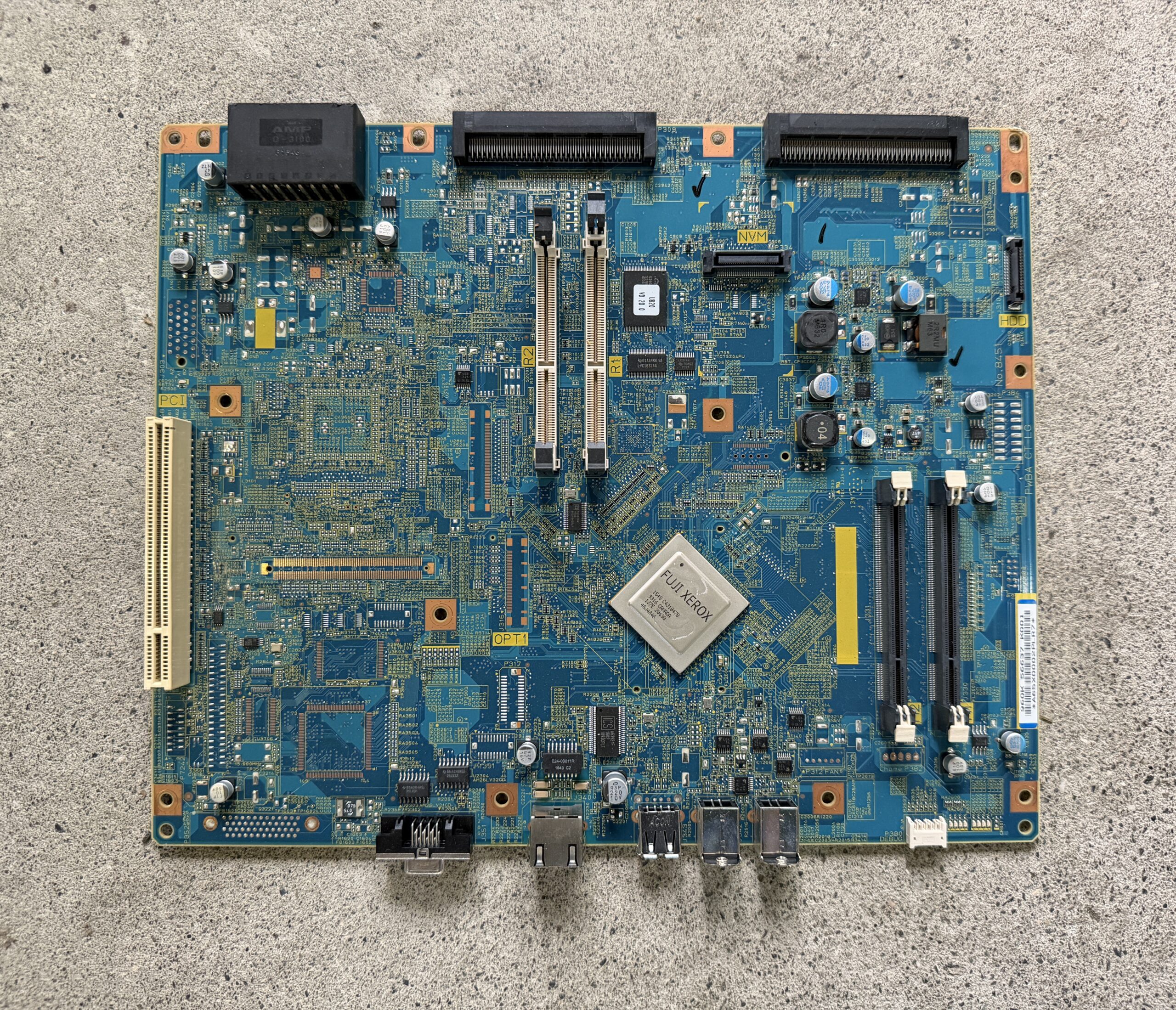 評価対象のICチップが全然付いていない場合、D基板もしくは雑基板になります。