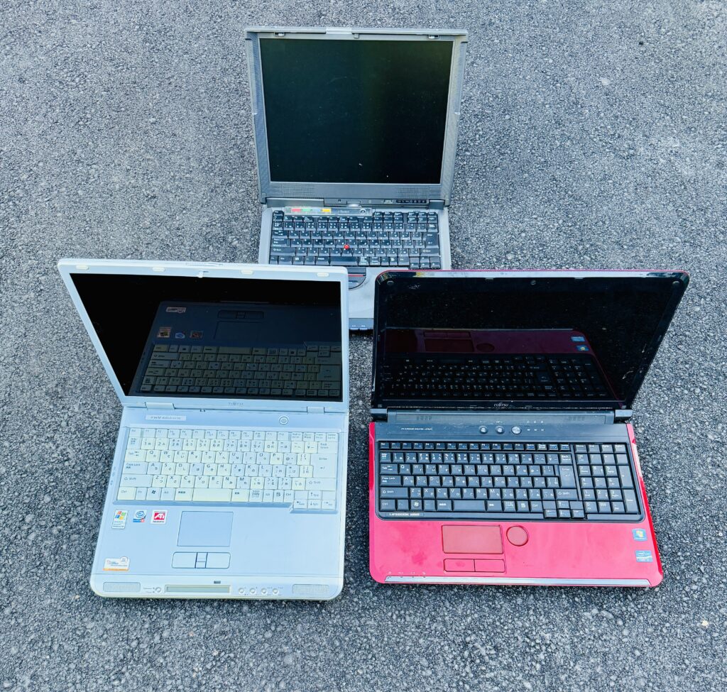ノートパソコン(破損・欠品なし)
